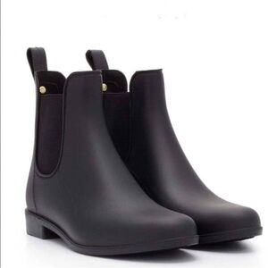 Sleek Black Women's Chelsea Rain Boots